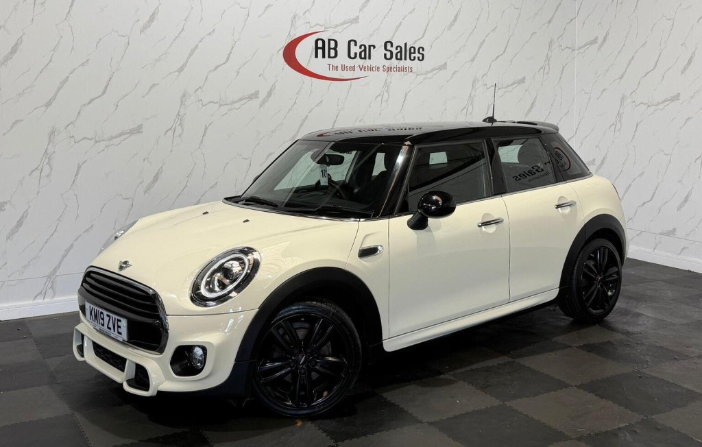 2019 MINI HATCH